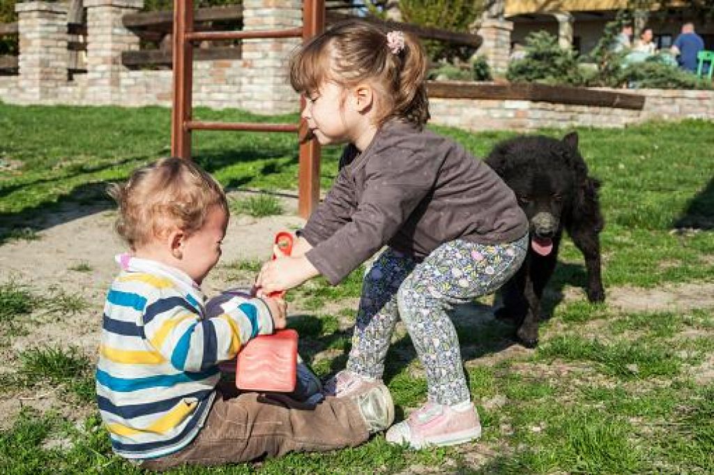 Otroški dodatki z različnimi vatli