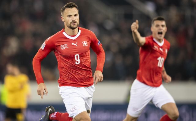 Haris Seferović je bil s tremi zadetki junak Švice. FOTO: AP