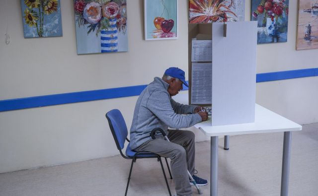 SLS po številu županov spet pri vrhu. Absolutni zmagovalci so ponovno neodvisni županski kandidati. FOTO: Jože Suhadolnik/Delo