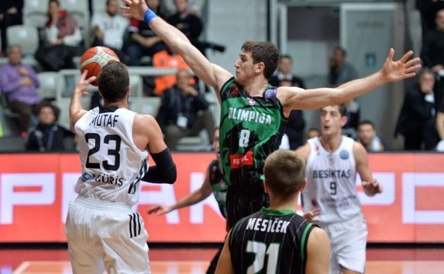 Aleksandar Lazić (št. 8) je bil med boljšimi pri Petrolu Olimpiji. FOTO: FIBA