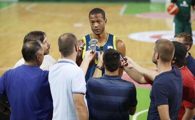 Anthony Randolph se je spogledoval z dvojnim dvojčkom. FOTO: Leon Vidic/Delo