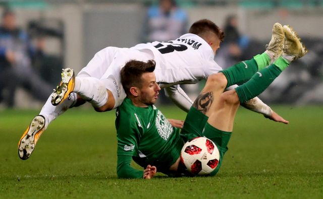 Sobočani so do konca tekme verjeli v zasuk in na koncu v petih minutah nadoknadili zaostanek za neodločen izid 2:2. FOTO: Tomi Lombar/Delo