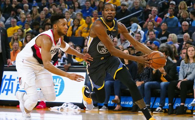 Kevin Durant je igral odlično, tudi po njegovih reakcijah pa je bilo jasno, kako zelo si je Golden State želel te zmage. FOTO: Reuters