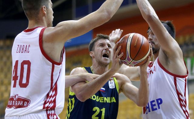 Blaž Mahkovic je v majici s slovenskim grbom doslej zbral štiri uradne nastope. FOTO: Roman Šipić/Delo