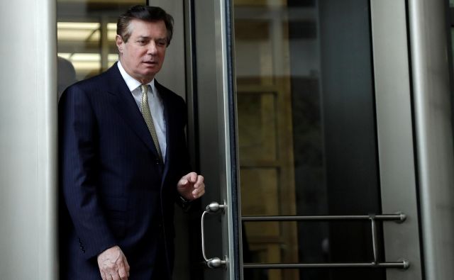 Nekdanji vodja Trumpove predsedniške kampanje Paul Manafort naj bi se sestajal z ustanoviteljem spletne strani Wikileaks, ki naj bi leta 2016 od ruskih obveščevalcev dobila ukradeno e-pošto Trumpove tekmice Hillary Clinton.