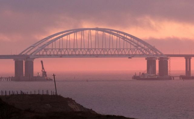 Krimski most nad Kerško ožino. Foto: Pavel Rebrov/Reuters