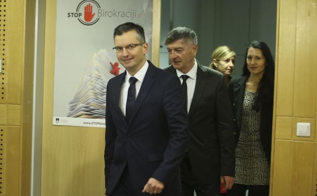 Premier meni, da danes ni čas za evforijo, vendar je doseženega kompromisa s sindikati vesel. FOTO: Jože Suhadolnik/Delo