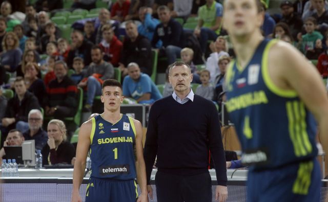 Rado Trifunović in Matic Rebec zaskrbljeno zreta v prihodnost. FOTO: Blaž Samec