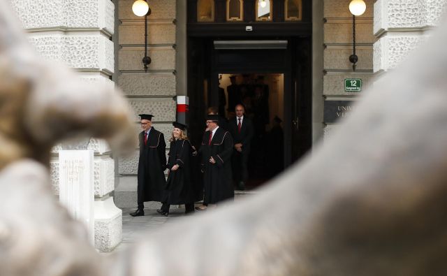 Ljubljanska univerza se, kot poudarja rektor Igor Papič, uvršča med tri odstotke najuglednejših univerz na svetu in prispeva več kot polovico znanstvenoraziskovalnih dosežkov v državi. FOTO: Uroš Hočevar/Delo