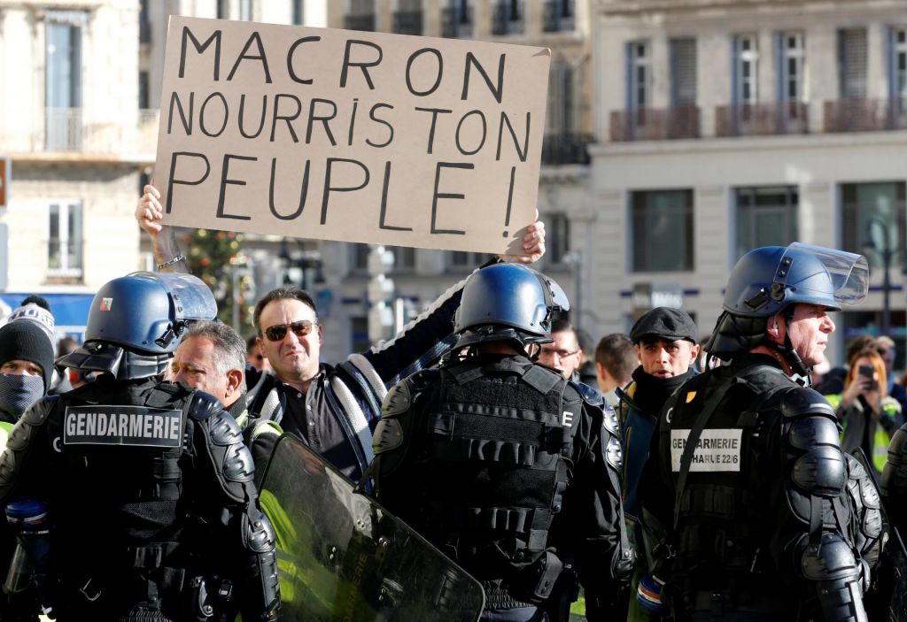 FOTO:Le Maire: Protesti so katastrofa za francosko gospodarstvo