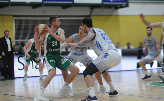 Luka Lapornik je izenačil na 88:88, nakar je Krka padla v črno luknjo. FOTO: ABA