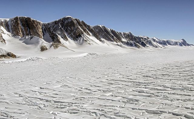 Ledenik na Vzhodni Antarktiki FOTO: NASA/Michael Studinger 