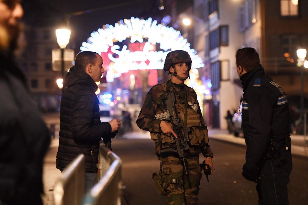 FOTO:Strasbourg: V streljanju na božični tržnici najmanj trije mrtvi (VIDEO)