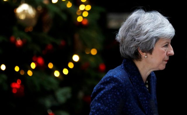 Theresa May je prava mojstrica političnega preživetja, a sreča jo nedvomno zapušča. FOTO: REUTERS/Peter Nicholls