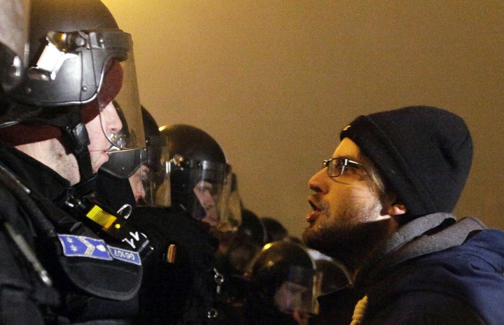 Glasni protesti proti Orbanovemu suženjskemu zakonu