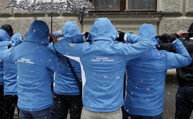 Plače v našem javnem in realnem sektorju imajo večplasten pomen. FOTO: Blaž Samec