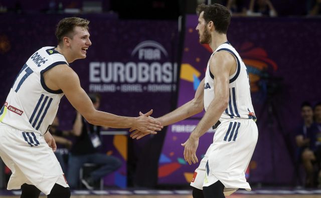 Luka Dončić je eden glavnih kandidatov za športnika leta v Sloveniji. Lani je naziv pripadel Goranu Dragiću. FOTO: Blaž Samec/Delo