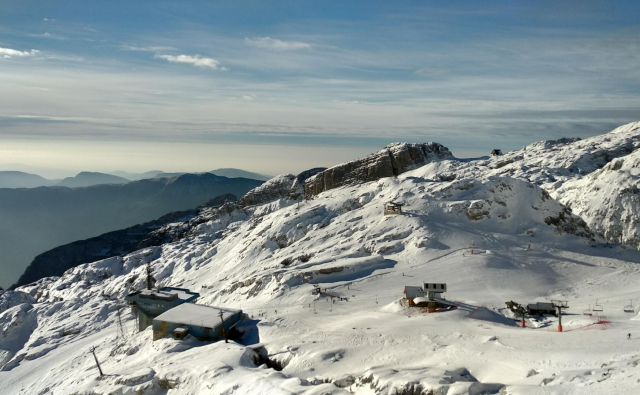 Naše najviše ležeče smučišče Kanin ne obratuje na polno. FOTO: Blaž Močnik