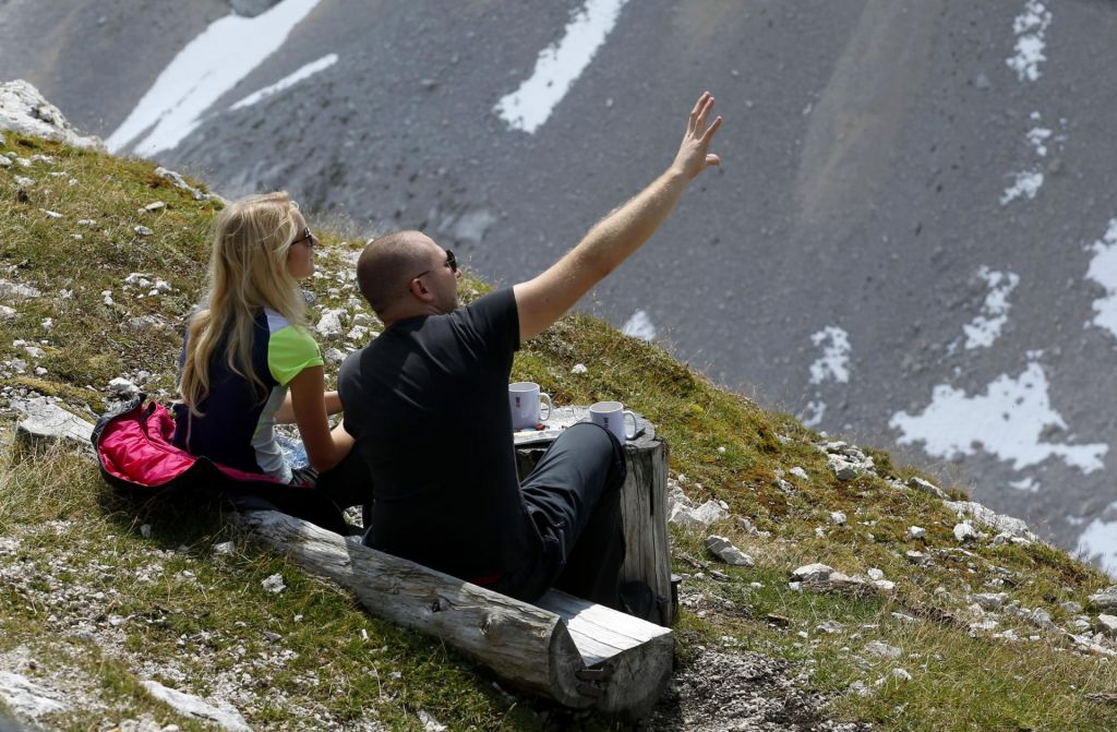 FOTO:Ogrevana planinska koča, nato pa voda, čaj in sendvič iz nahrbtnika