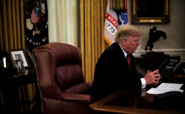 Prejšnji teden je bil destilat celega leta, v katerem je Donald Trump začel uresničevati svoje najbolj skrajne predvolilne obljube. FOTO: Reuters