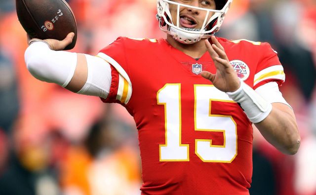 Patrick Mahomes ima vse, kar moderni podajalec v ligi NFL potrebuje. Foto AFP