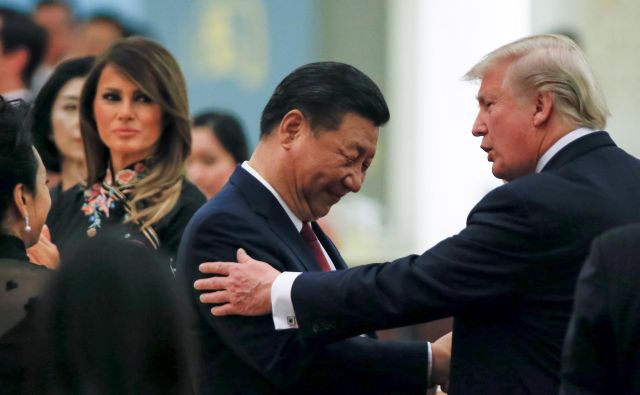 Tudi če se bosta predsednika Xi Jinping in Donald Trump nekaj časa pretvarjala, da sta našla čarobno formulo obojestranske zmage, Peking temu ne bo nasedel. Foto Reuters