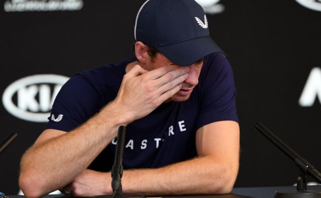 Andy Murray je s solzami v očeh sporočil svojo odločitev.<br />
FOTO: AFP