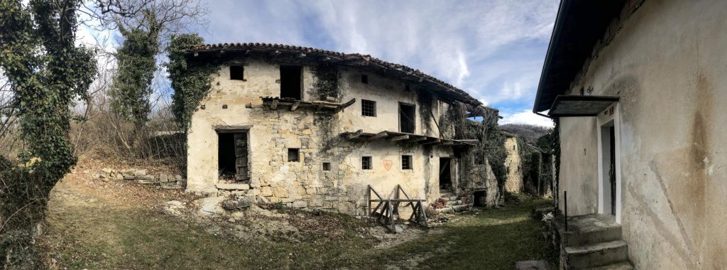 FOTO:Lep pozdrav iz zapu&scaron;čenih vasi Slovenije