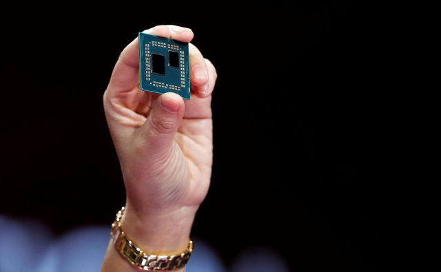 AMD je na sejmu Ces predstavil mobilni procesor ryzen (na sliki). FOTO: Reuters