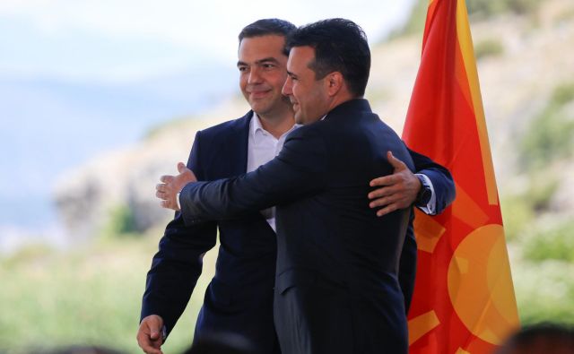Nominacija Aleksisa Ciprasa (levo) in Zorana Zaeva za Nobelovo nagrado za mir bi lahko dobila široko podporo evropskih politikov. FOTO: Alkis Konstantinidis/Reuters