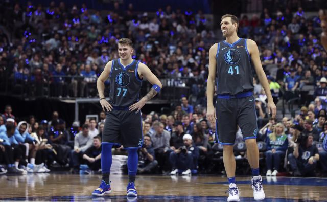 Dončić in Nowitzki se bosta družila tudi v Charlottu. FOTO: Reuters