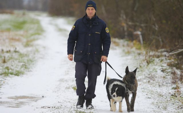 S problematiko nedovoljenih migracij se ne soočajo le ob meji s Hrvaško in na letališčih, temveč tudi v notranjosti države z izvajanjem izravnalnih ukrepov. Foto Jože Suhadolnik