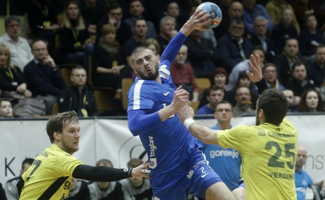 Branko Vujović ni imel dobro naravnanih strelskih naprav, iz 12 poskusov je zadel samo trikrat. FOTO: Blaž Samec