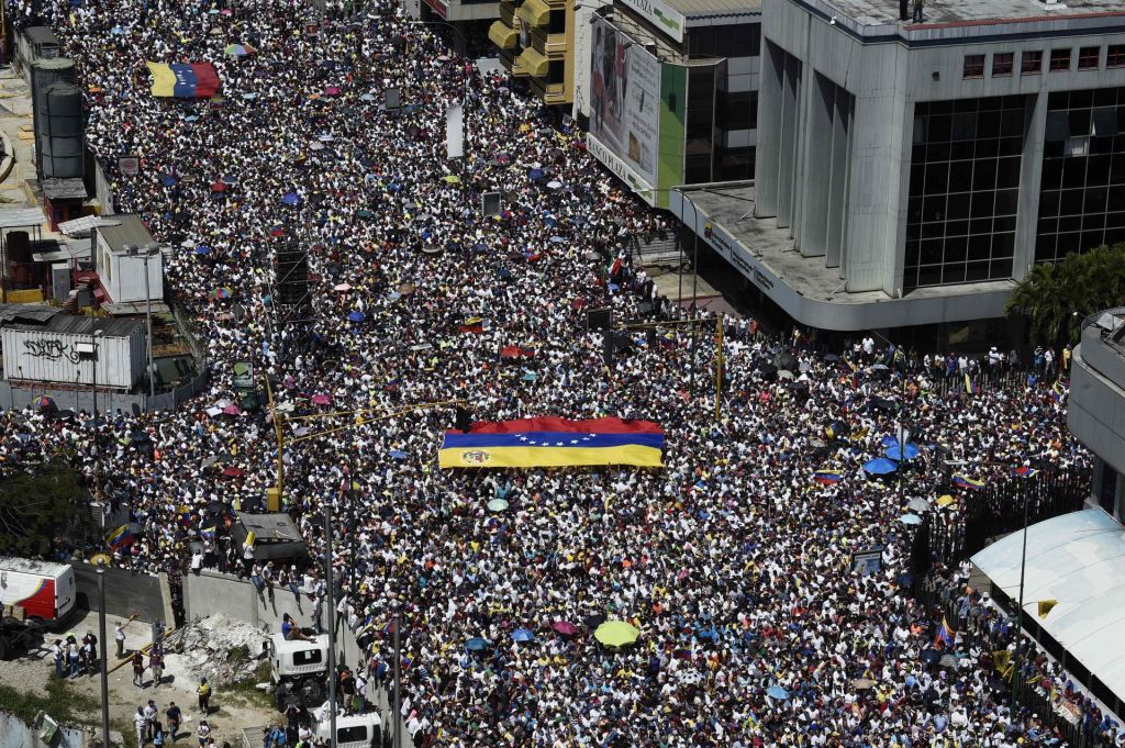 FOTO:»Chavizem je prevaral Venezuelce in levico«