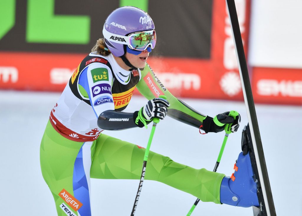 Shiffrinovi ples stotink, Ilka le četrt sekunde zadaj