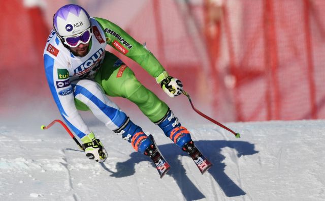 Martin Čater se je na drugem smukaškem treningu poškodoval, sezone je zanj konec. FOTO: AFP