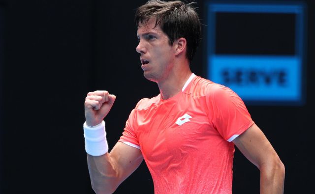 Aljaž Bedene je pred večernim nadaljevanjem v prednosti. FOTO: Lucy Nicholson/Reuters