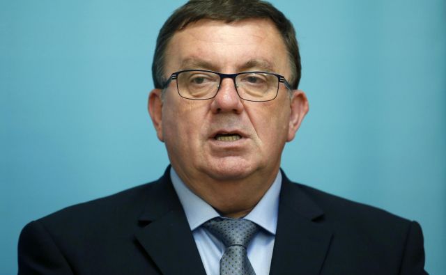 Minister za zdravje Samo Fakin je napovedal spremembo glavarinskih količnikov. Foto Matej Družnik