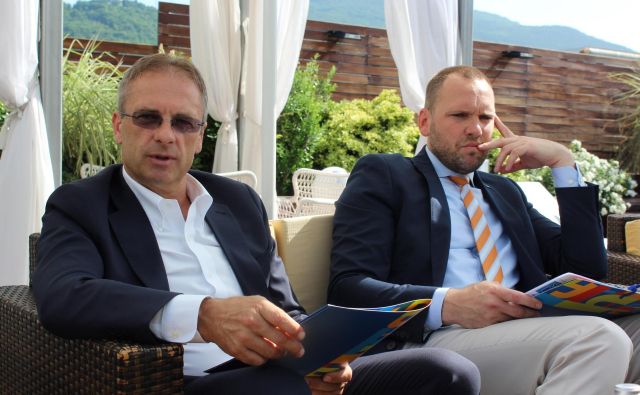 Nekdanja predsednik uprave Hita Janez Mlakar in član uprave Tevž Korent. FOTO: Blaž Močnik