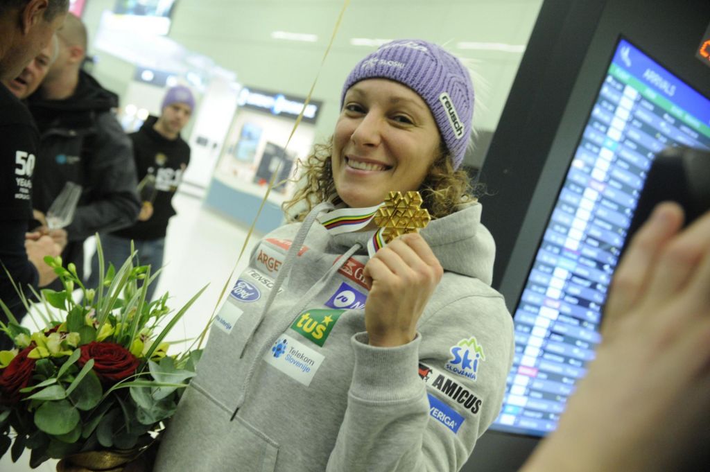 Ilkino zlato doma, zdaj v lov na smukaški globus