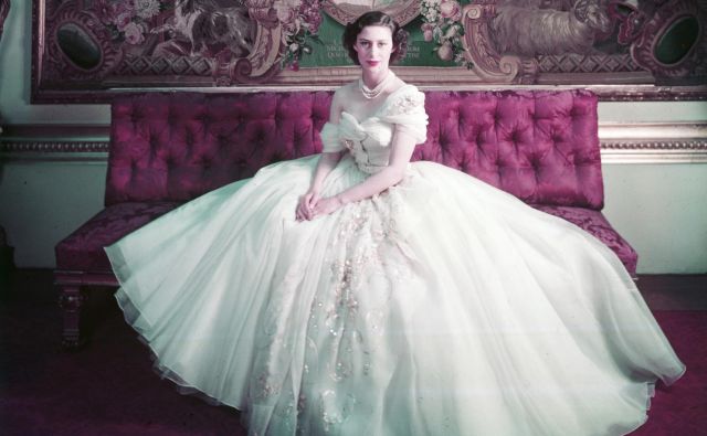 Princesa Margareta v rojstnodnevni obleki, ki se je zapisala v zgodovino. Foto Cecil Beaton, Arhiv Muzeja V & A
