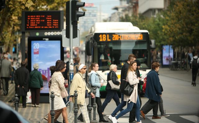 Gremo peš! je slogan letošnjega tedna mobilnosti. FOTO: Jure Eržen/Delo