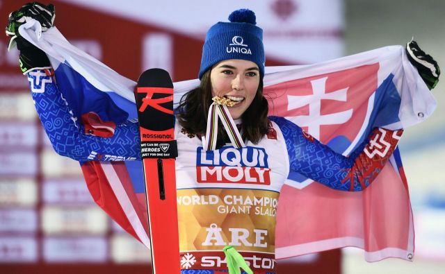 Petra Vlhova je prva Slovakinja z naslovom svetovne prvakinje v zgodovini alpskega smučanja. FOTO: AFP