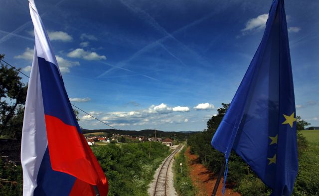 Samostojna Slovenija nujno potrebuje povezovanje z drugimi, potrebuje prijatelje in zaveznike, s katerimi bo uresničevala svoje interese. Foto Roman Šipić/ Delo