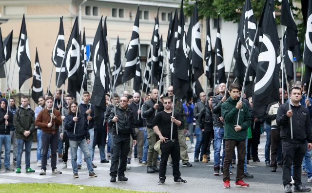 Kako postane fašist boljši od partizana, vedo fašisti na shodu v Gorici. FOTO: Leon Vidic