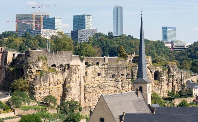 Podobo Luxembourga zaznamujejo žerjavi, gradbišča, trušč, kazalci nezadržnega gospodarskega razvoja. FOTO: Shutterstock