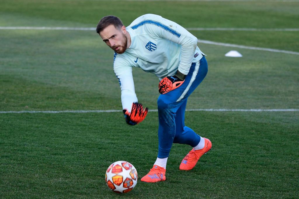 FOTO:Jan Oblak vnovič na muhi Cristiana Ronalda