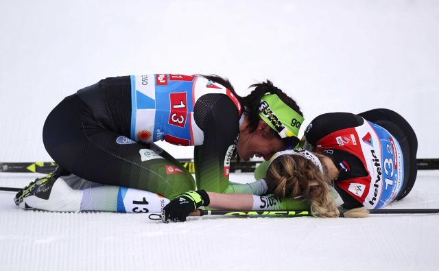 Slovenki v cilju nista mogli verjeti, kaj sta dosegli. FOTO: Lisi Niesner/Reuters