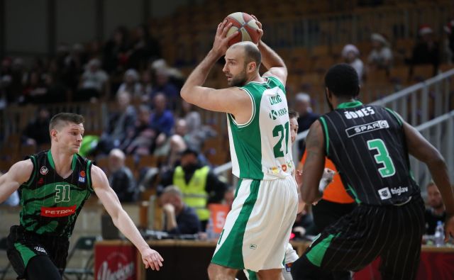 Krkin center Jure Lalić bo vnovič trd oreh za Olimpijo. FOTO: ABA