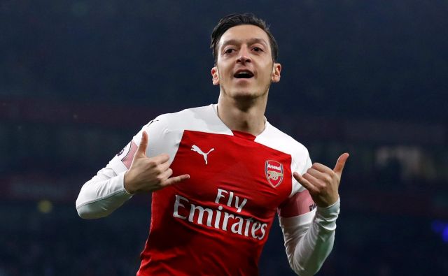 Mesut Özil je v tej angleški sezoni streljal le štirikrat, a vselej zabil gol. FOTO: Reuters